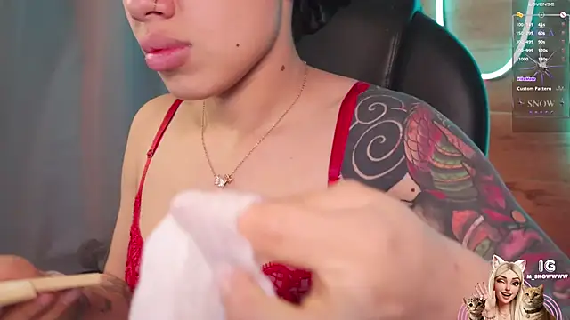 Snapshot of Miila_snow chatting on 02/27/26, 11:43 Miila snow online show from 02/27/26, 11:43