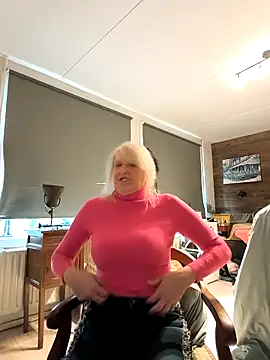 SexyKato001 online show from 10/17/25, 01:57