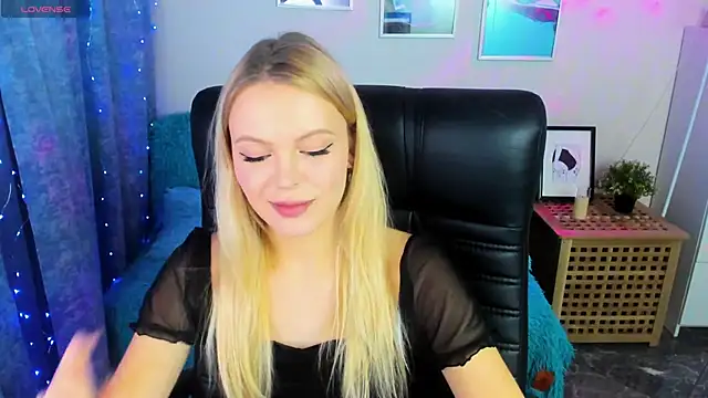 KatherineePierce online show from 10/18/25, 05:03