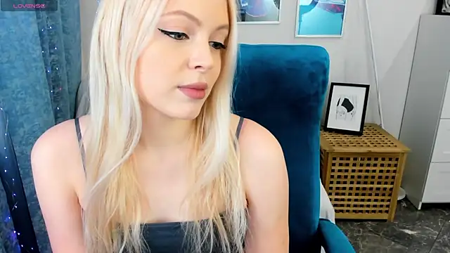 Snapshot of KatherineePierce chatting on 05/16/26, 05:01 KatherineePierce online show from 05/16/26, 05:01