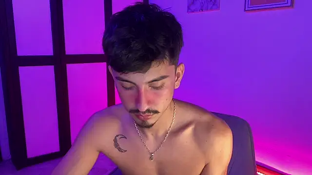 sweettaaron01 online show from 01/10/26, 04:03