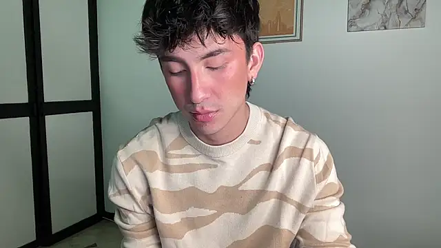 sweettaaron01 online show from 05/03/26, 01:11