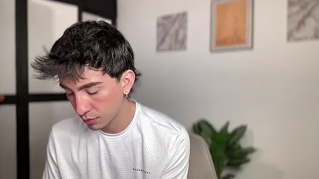 sweettaaron01 online show from 06/04/26, 12:05