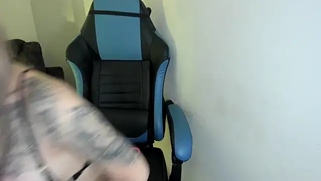 Snapshot of Scarbadgirl_ chatting on 10/01/25, 03:45 Scarbadgirl online show from 10/01/25, 03:45