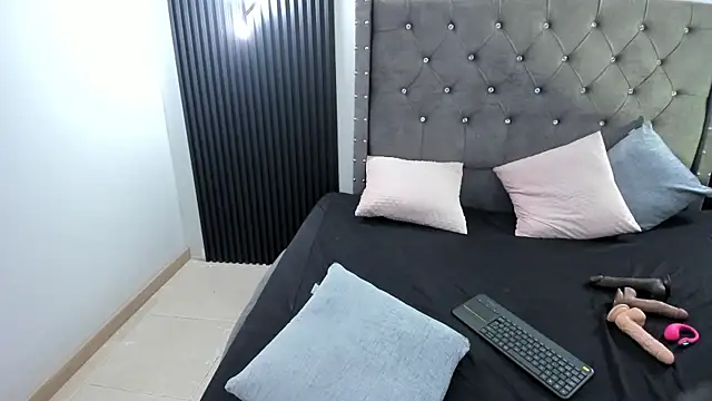 Snapshot of Scarbadgirl_ chatting on 11/02/25, 03:47 Scarbadgirl online show from 11/02/25, 03:47