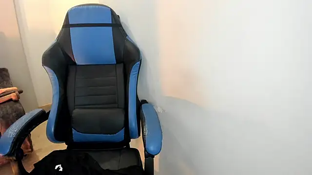 Snapshot of Scarbadgirl_ chatting on 11/18/25, 03:45 Scarbadgirl online show from 11/18/25, 03:45