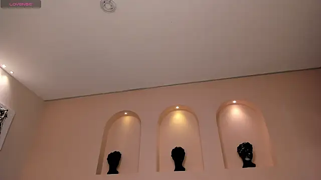 IsabellaMoreau online show from 10/24/25, 08:27