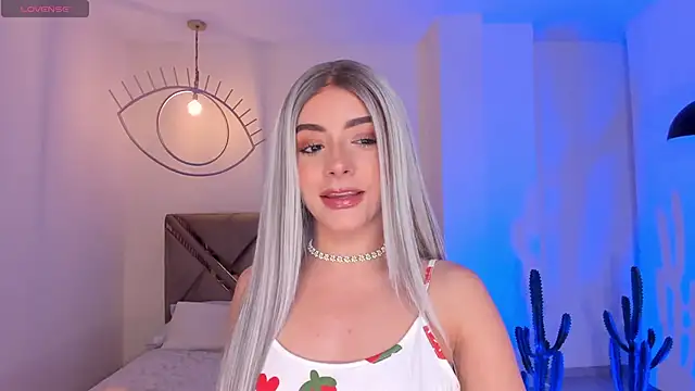 IsabellaMoreau online show from 02/10/26, 08:02