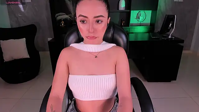 IsabellaMoreau online show from 03/15/26, 05:30