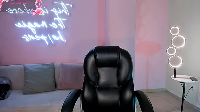 IsabellaMoreau online show from 06/12/26, 07:24
