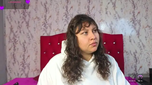 Snapshot of Larissa_Antonella chatting on 09/30/25, 03:33 Larissa Antonella online show from 09/30/25, 03:33