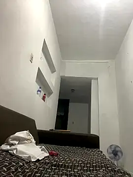 Snapshot of freedmar chatting on 11/23/25, 04:23 freedmar online show from 11/23/25, 04:23