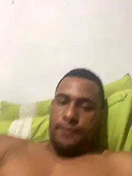 Snapshot of freedmar chatting on 11/24/25, 02:28 freedmar online show from 11/24/25, 02:28