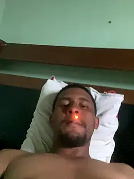 Snapshot of freedmar chatting on 12/15/25, 08:24 freedmar online show from 12/15/25, 08:24