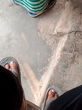 Snapshot of CatchingBouquet chatting on 12/04/25, 01:59 CatchingBouquet online show from 12/04/25, 01:59