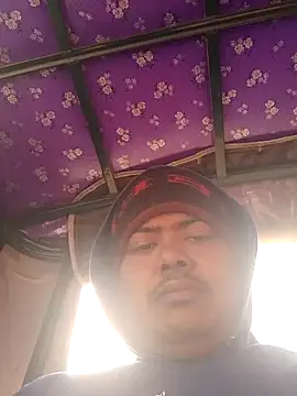 Snapshot of CatchingBouquet chatting on 01/12/26, 03:01 CatchingBouquet online show from 01/12/26, 03:01