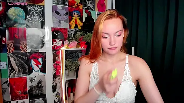 Snapshot of Ida_FaneStain chatting on 10/10/25, 02:21 Ida FaneStain online show from 10/10/25, 02:21