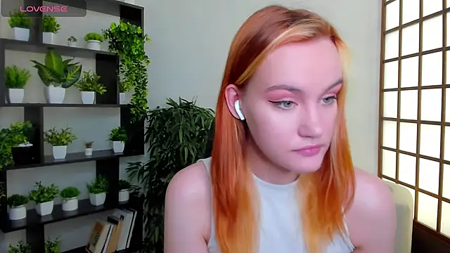 Snapshot of Ida_FaneStain chatting on 10/19/25, 02:45 Ida FaneStain online show from 10/19/25, 02:45