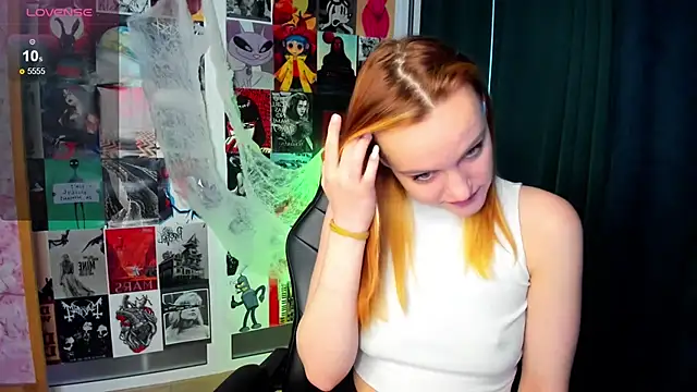 Snapshot of Ida_FaneStain chatting on 10/30/25, 02:35 Ida FaneStain online show from 10/30/25, 02:35