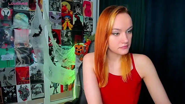 Snapshot of Ida_FaneStain chatting on 10/31/25, 02:45 Ida FaneStain online show from 10/31/25, 02:45