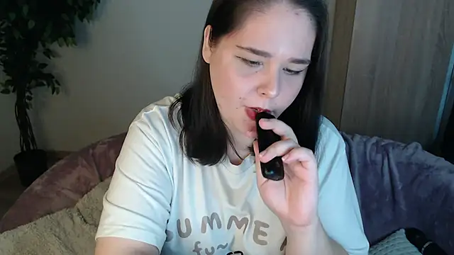 IvyLebelly online show from 10/04/25, 08:01