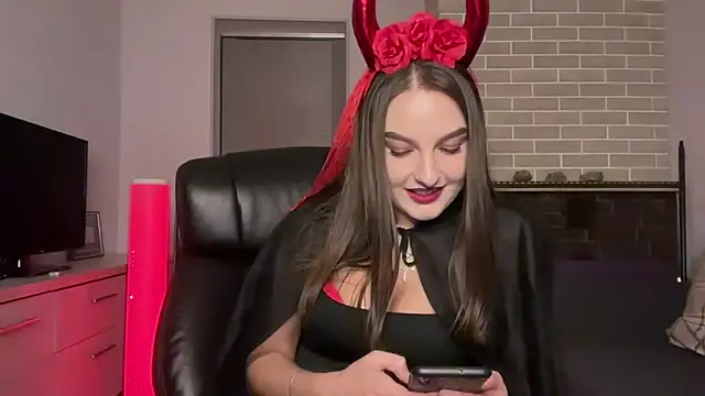 Snapshot of Rabli1 chatting on 10/31/25, 03:13 Rabli1 online show from 10/31/25, 03:13