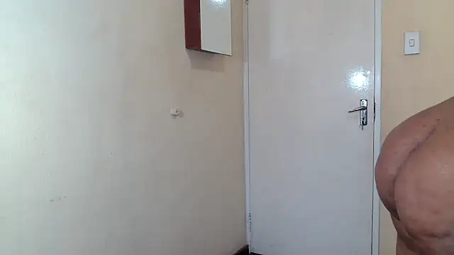 HugeTitisxx online show from 03/20/26, 06:40