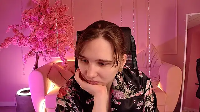 TessaMill online show from 03/04/26, 09:15