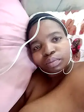 ShySexyBaddiexx online show from 11/06/25, 09:21