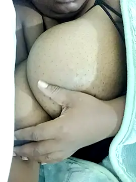 ShySexyBaddiexx online show from 11/18/25, 08:08