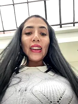 oh nina online show from 11/04/25, 07:57