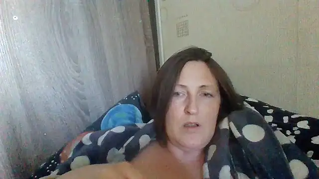 Snapshot of AllaSowinskaya chatting on 07/06/26, 01:52 AllaSowinskaya online show from 07/06/26, 01:52