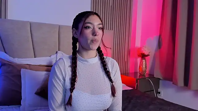 Victoria Beaumont online show from 10/30/25, 11:33