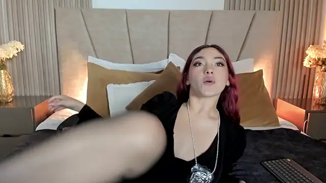 Victoria Beaumont online show from 10/31/25, 11:44