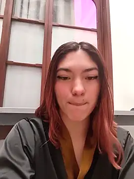 Victoria Beaumont online show from 05/05/26, 12:13