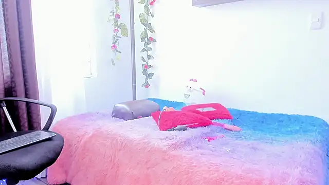 miaroberts69 online show from 04/04/26, 08:50