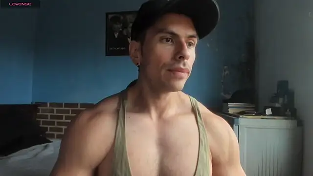 Snapshot of justinkarter chatting on 05/05/26, 12:02 justinkarter online show from 05/05/26, 12:02
