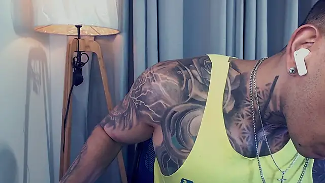 Snapshot of Shane_Clay chatting on 09/19/25, 10:32 Shane Clay online show from 09/19/25, 10:32