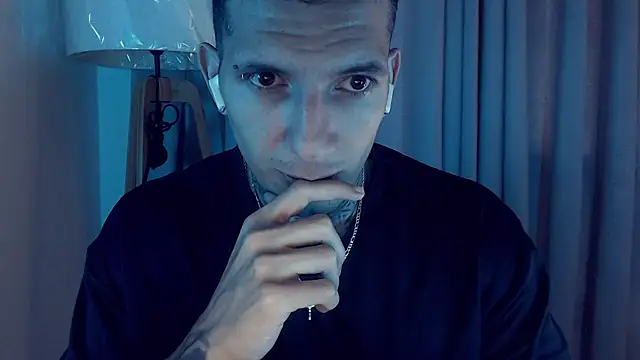 Snapshot of Shane_Clay chatting on 09/21/25, 01:24 Shane Clay online show from 09/21/25, 01:24