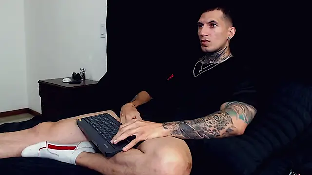 Snapshot of Shane_Clay chatting on 10/07/25, 02:36 Shane Clay online show from 10/07/25, 02:36