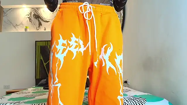 Snapshot of TWINKS_FRIENDS chatting on 09/20/25, 01:28 TWINKS FRIENDS online show from 09/20/25, 01:28