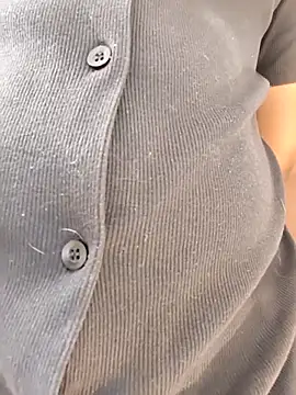 Snapshot of Hiroshi_Shen chatting on 04/01/26, 12:17 Hiroshi Shen online show from 04/01/26, 12:17