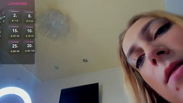 Snapshot of graseflower chatting on 11/10/25, 12:42 graseflower online show from 11/10/25, 12:42