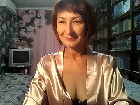 Snapshot of Pline1 chatting on 09/27/25, 08:47 Pline1 online show from 09/27/25, 08:47