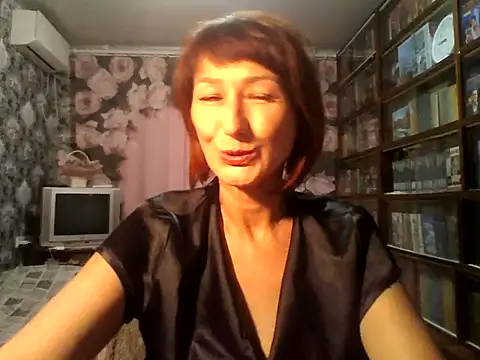 Snapshot of Pline1 chatting on 10/23/25, 05:44 Pline1 online show from 10/23/25, 05:44