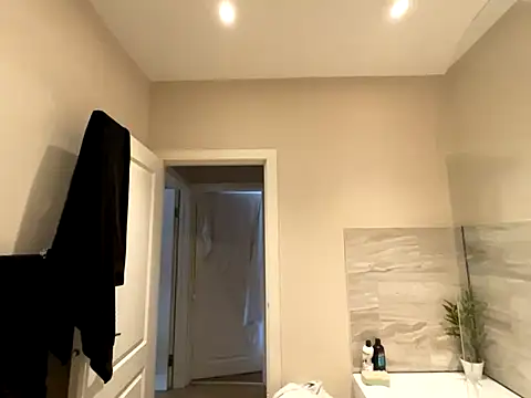 FrancescaXO online show from 10/16/25, 01:23