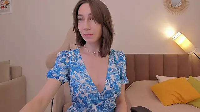 GoodGlamorGirl online show from 10/31/25, 04:24