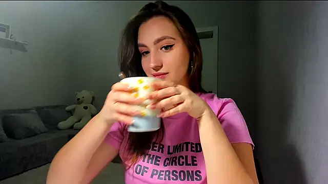 Wise Bunny online show from 03/02/26, 01:07