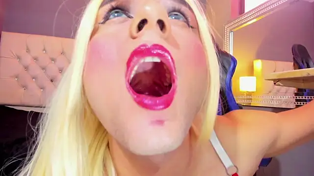 MiaMalkoba online show from 12/04/25, 01:09