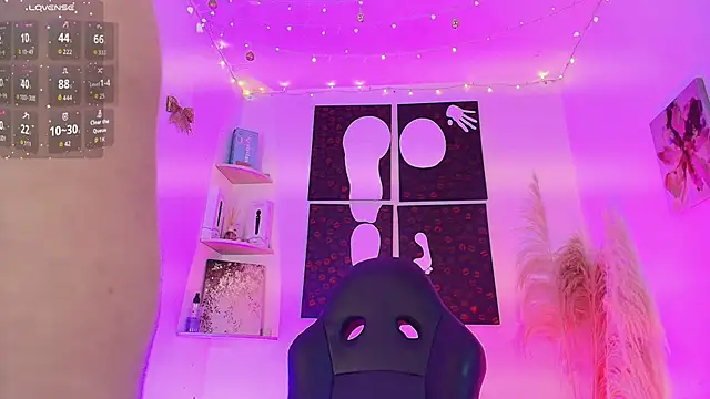 Iamlola  online show from 12/15/25, 10:36